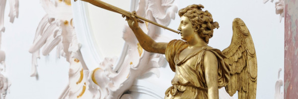 Engel auf der Kanzel von St. Anna
